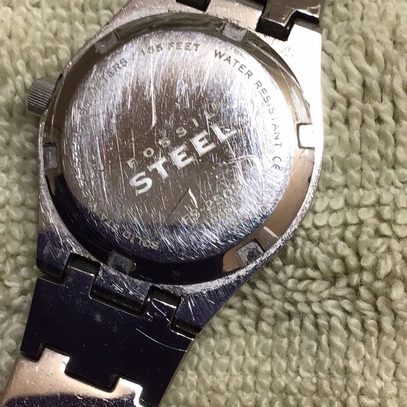 Ladies Fossil Watch - Picture 4 of 7